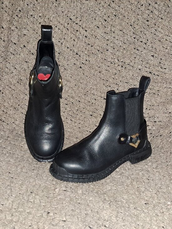 Love Moschino Shoes - LOVE MOSCHINO-Black Leather/Gold Hearts/Gold Lettering-Sz 37-Near Mint